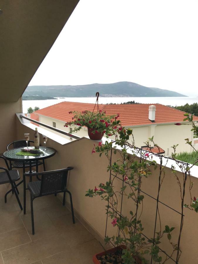 Id Apartments Tivat Exteriör bild